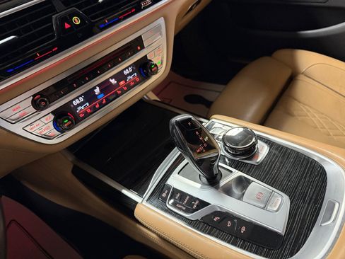 Used 2016 BMW 750i xDrive AWD/4WD image 34
