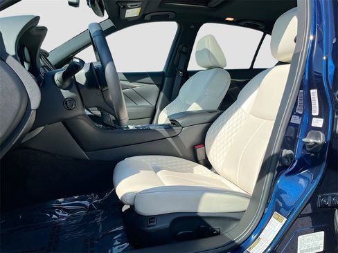 Used 2023 INFINITI Q50 Red Sport 400 w/ Carbon Fiber Package image 20