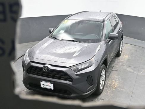Used 2021 Toyota RAV4 LE w/ Carpet Mat Package (TMS) AWD/4WD image 29