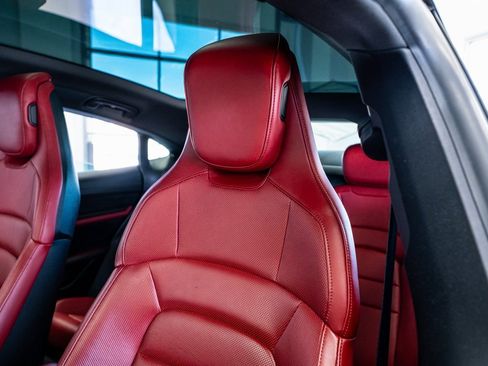 Used 2021 Porsche Taycan 4S image 35