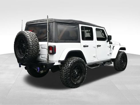 Used 2021 Jeep Wrangler Unlimited Sahara AWD/4WD image 5