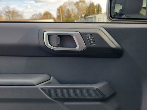 New 2025 Ford Bronco Badlands image 18