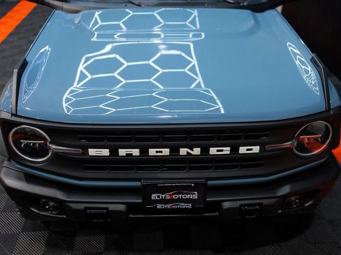 Used 2023 Ford Bronco Black Diamond w/ Sasquatch Package image 11