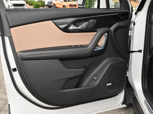 Used 2023 Chevrolet Blazer Premier FWD image 22