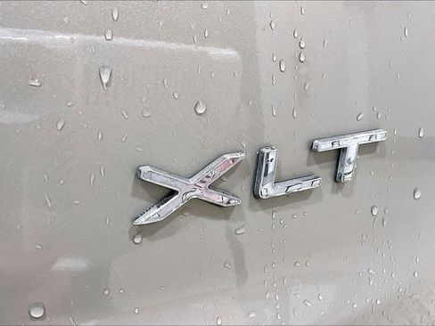 Used 2016 Ford Transit Connect XLT image 24