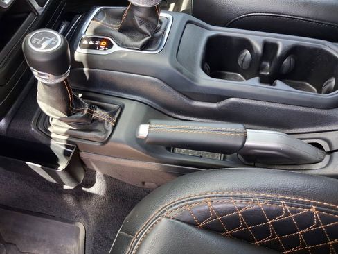 Used 2021 Jeep Wrangler Unlimited Sahara AWD/4WD image 39