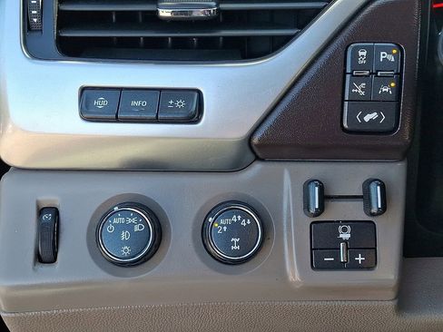 Used 2019 Chevrolet Tahoe Premier image 28