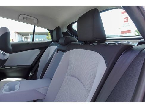 Used 2022 Toyota Prius LE FWD image 19