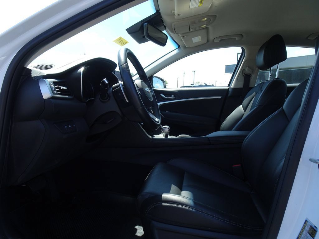 Used 2022 Genesis G70 2.0T AWD/4WD image 10