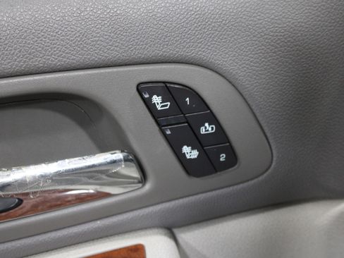 Used 2007 GMC Yukon SLT w/ SLT Preferred Equipment Group image 8