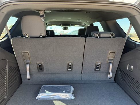 New 2026 Chevrolet Tahoe LS image 4