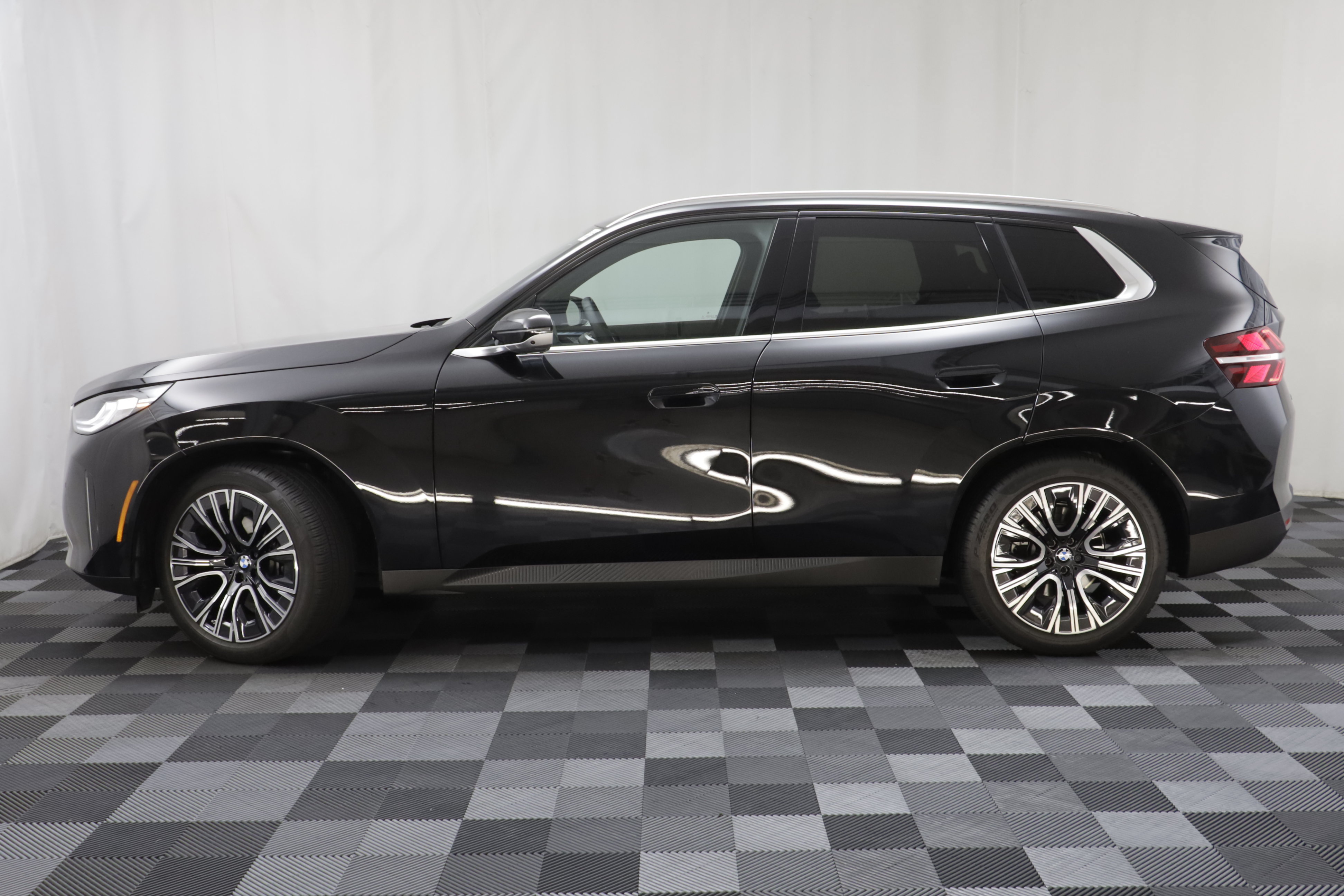 Used 2026 BMW X3 xDrive30i w/ Premium Package AWD/4WD image 4