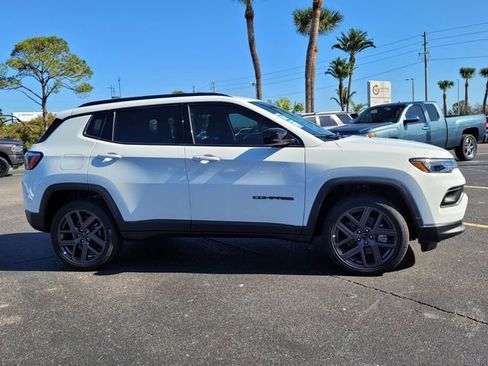 New 2026 Jeep Compass Latitude image 8