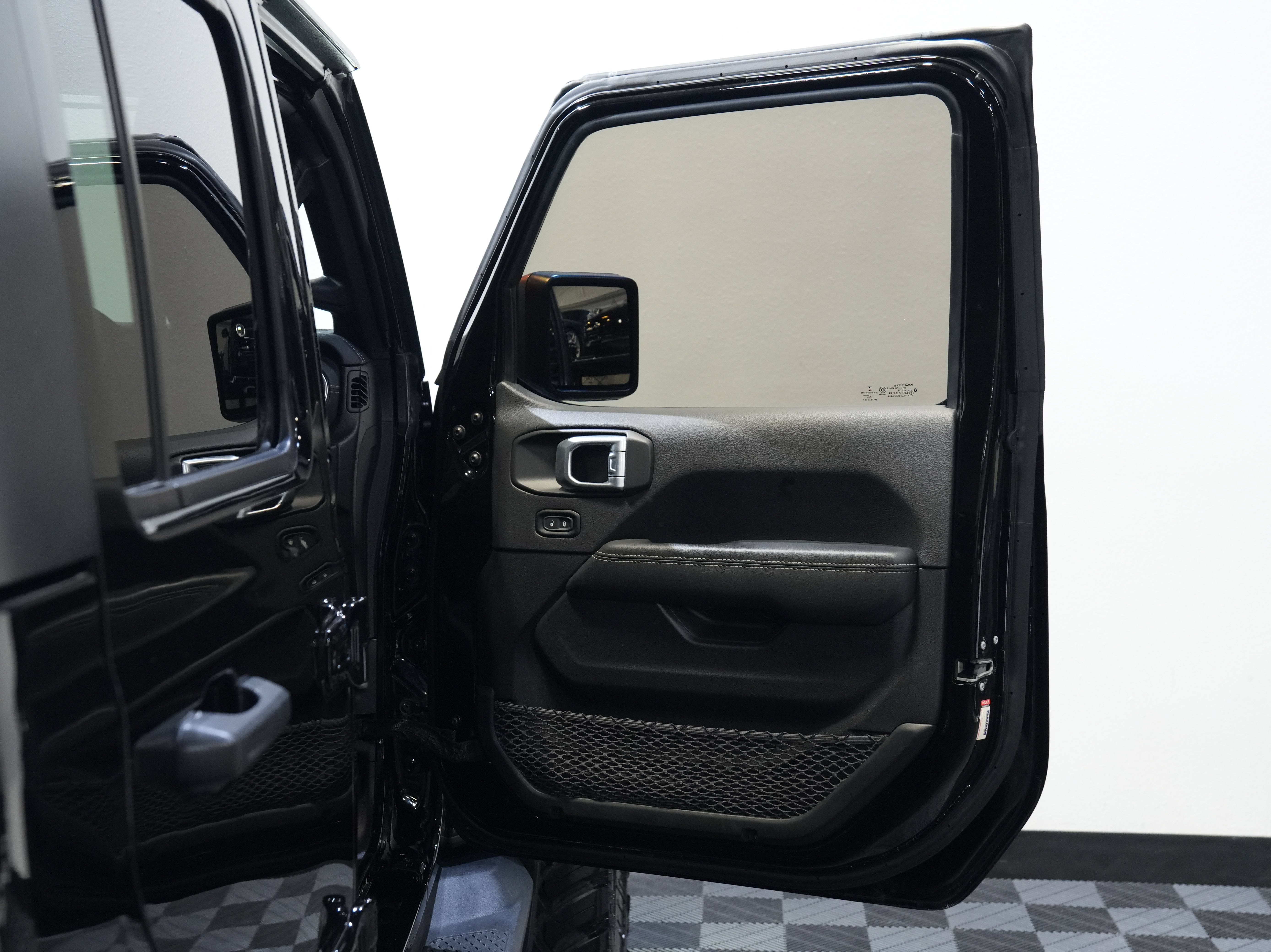 Used 2021 Jeep Gladiator Overland w/ Uconnect 4C Nav & Sound Group AWD/4WD image 24
