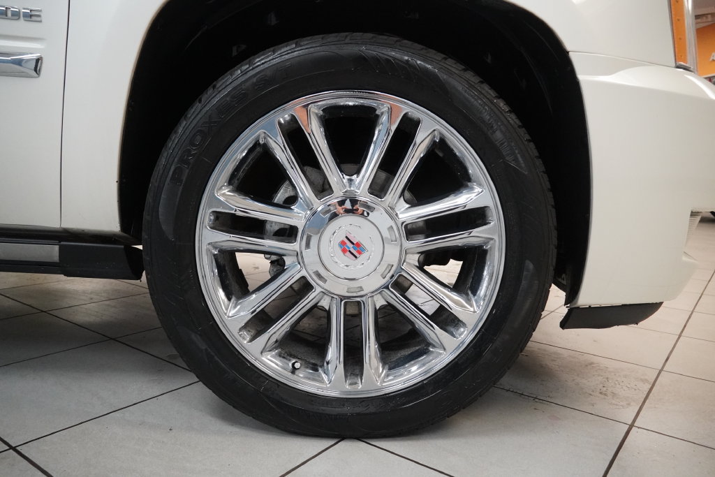 Certified 2014 Cadillac Escalade Platinum AWD/4WD image 31