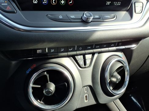 Used 2023 Chevrolet Blazer LT image 19