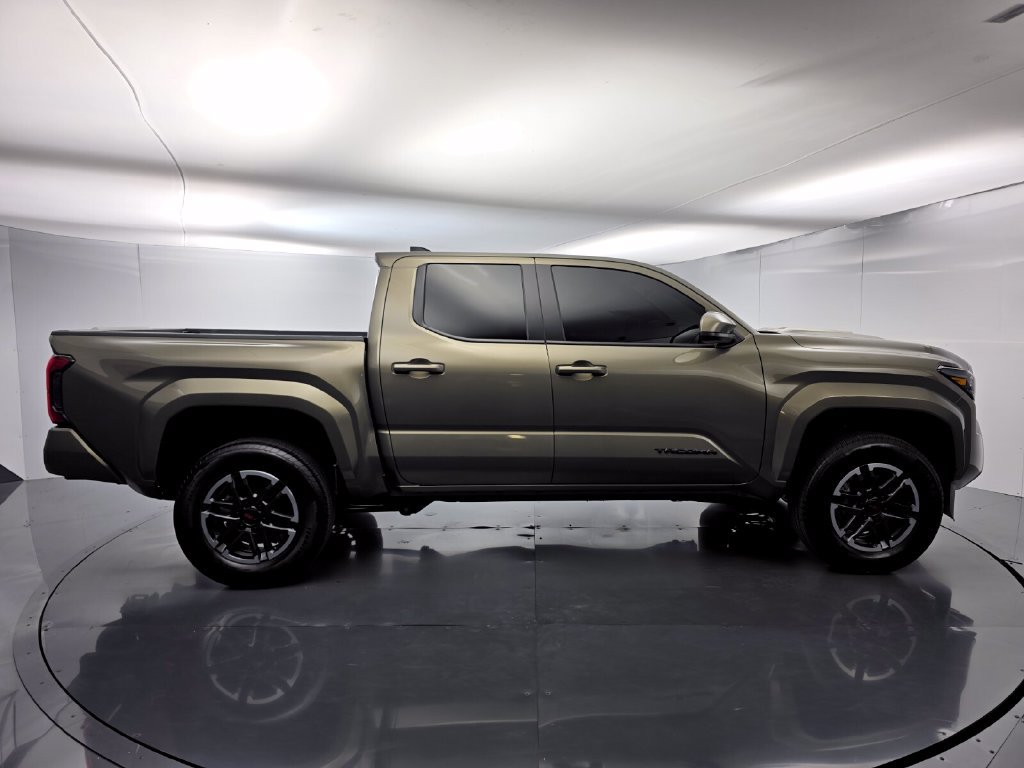 Used 2026 Toyota Tacoma TRD Sport RWD image 3