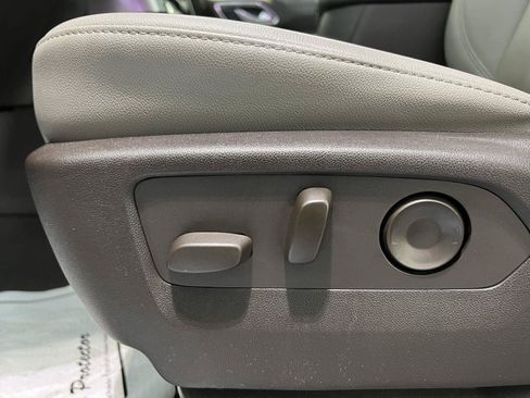 Used 2022 Chevrolet Tahoe LT AWD/4WD image 16