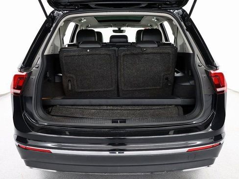 Used 2021 Volkswagen Tiguan SE R-Line image 28