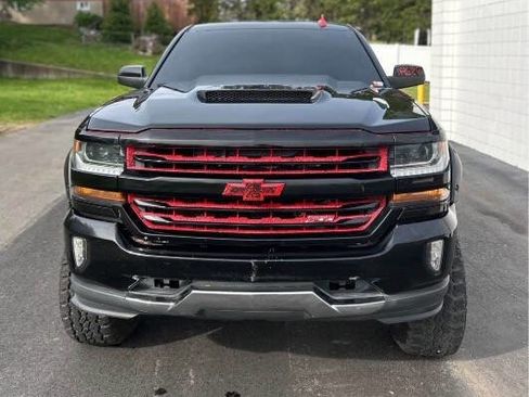 Used 2018 Chevrolet Silverado 1500 LT w/ All Star Edition image 3