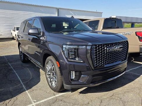 Used 2023 GMC Yukon Denali Ultimate AWD/4WD image 2