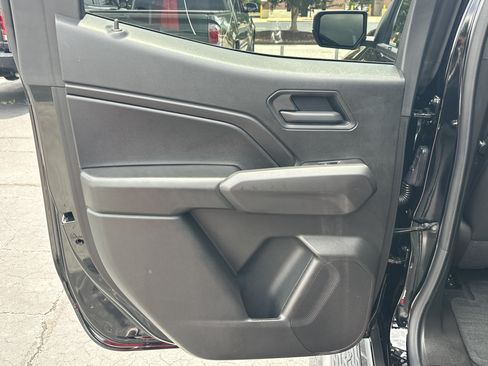 Used 2025 Chevrolet Colorado Trail Boss AWD/4WD image 22