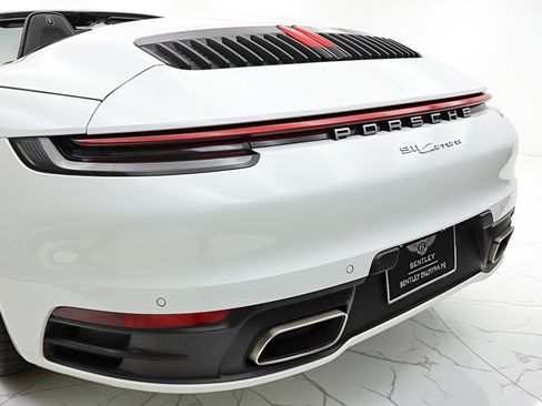 Used 2020 Porsche 911 Carrera image 18