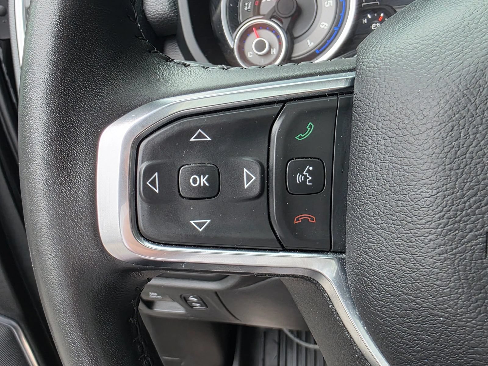Used 2024 RAM 1500 Laramie AWD/4WD image 22