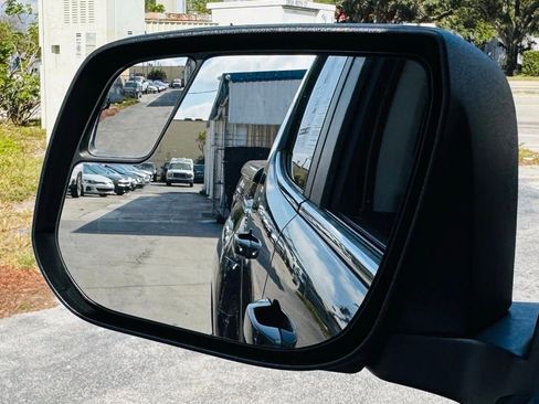 Used 2016 GMC Canyon SLE image 15