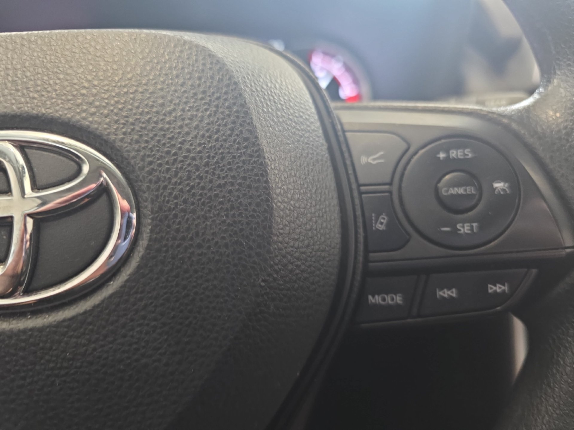Used 2023 Toyota RAV4 XLE w/ Convenience Package FWD image 18