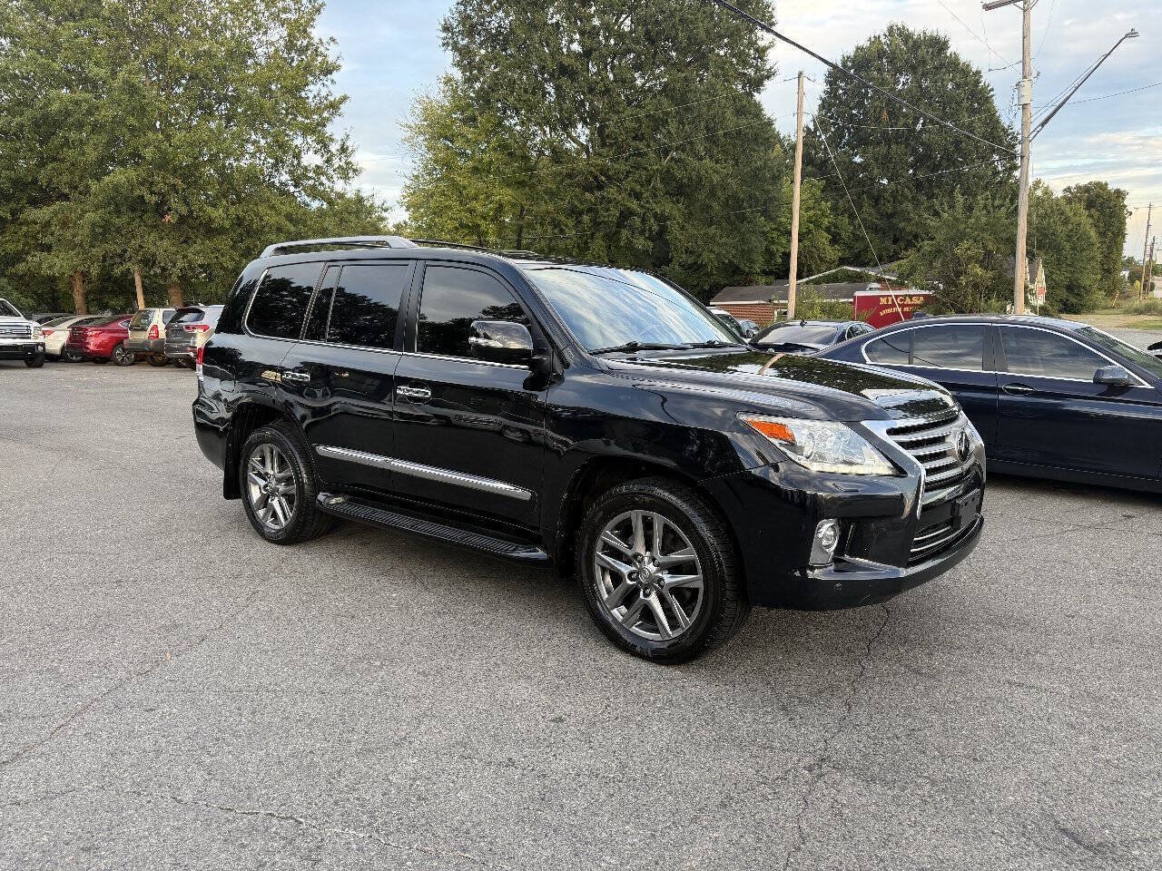 Used 2014 Lexus LX 570 4WD image 4