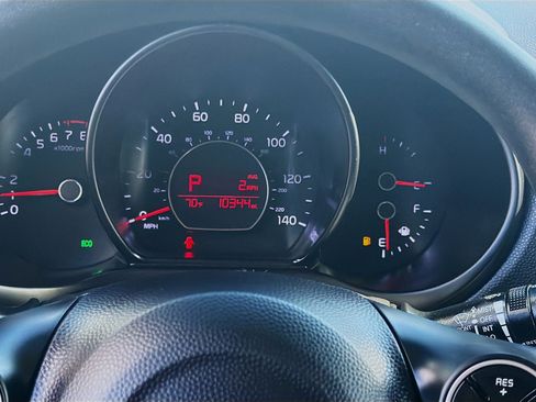 Used 2015 Kia Soul + image 11