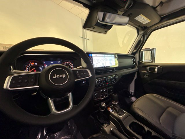 New 2026 Jeep Wrangler Unlimited Sahara AWD/4WD image 12