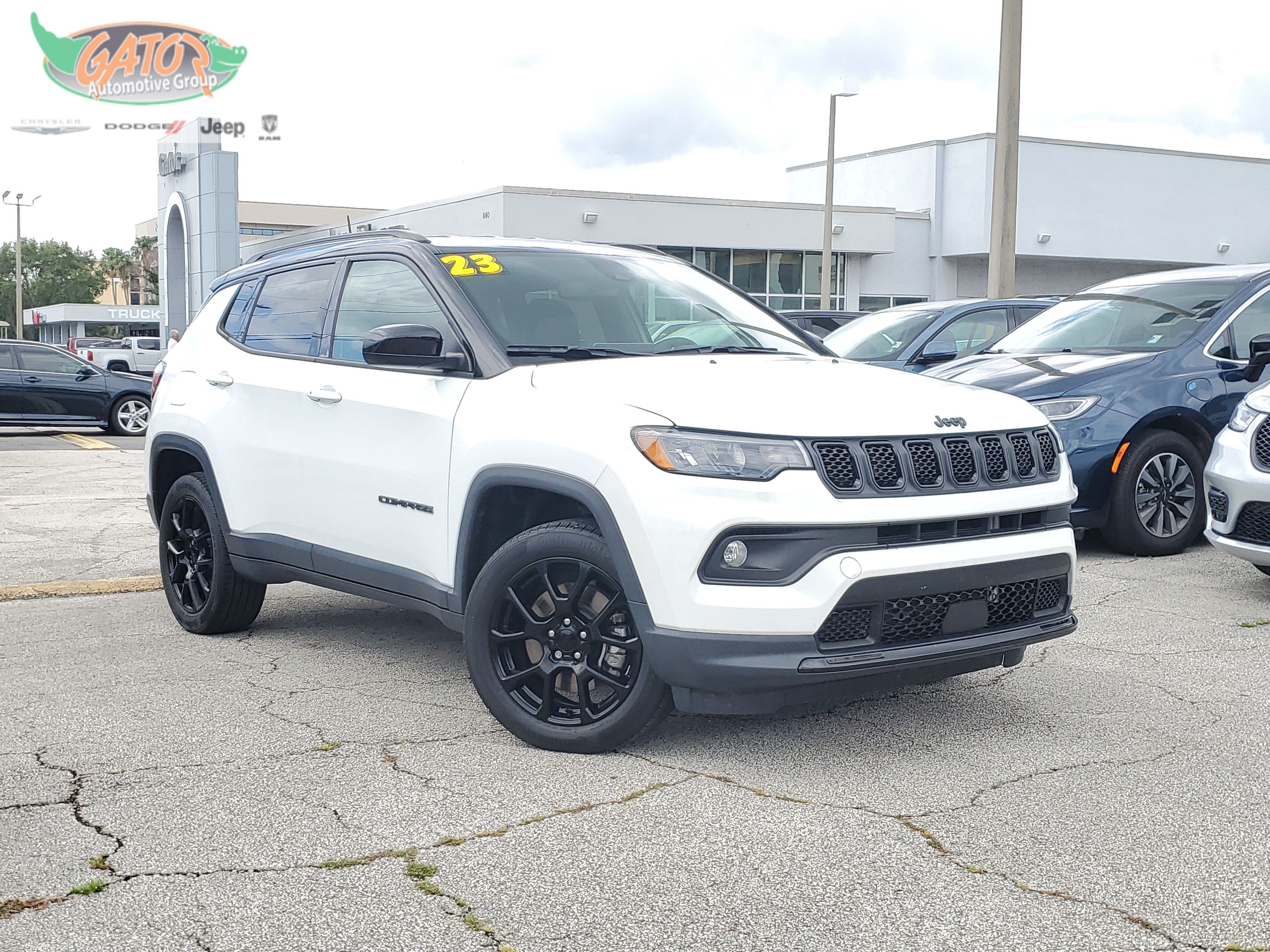 Used 2023 Jeep Compass Latitude AWD/4WD image 1