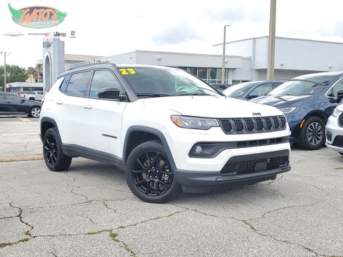 Used 2023 Jeep Compass Latitude AWD/4WD image 1