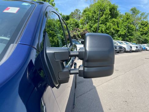 Used 2024 Nissan Titan SV w/ SV Convenience Package AWD/4WD image 35