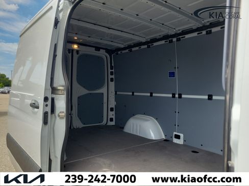 Used 2025 Mercedes-Benz Sprinter 2500 image 8