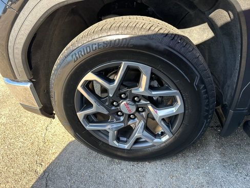 Used 2023 GMC Sierra 1500 SLT image 7