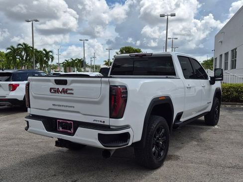 Used 2025 GMC Sierra 2500 AT4 w/ AT4 Premium Plus Package AWD/4WD image 5