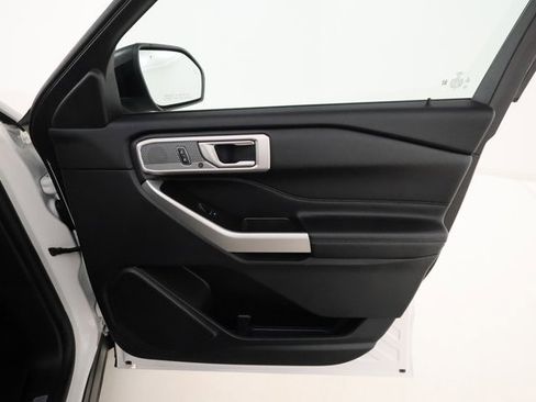 Used 2022 Ford Explorer Limited w/ Equipment Group 301A image 24