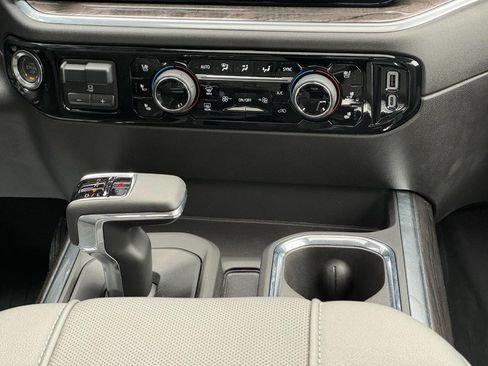 Used 2024 Chevrolet Silverado 1500 LTZ w/ LTZ Premium Package image 17