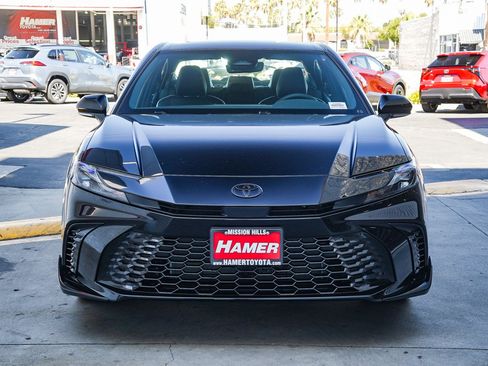 New 2026 Toyota Camry Hybrid FWD image 2
