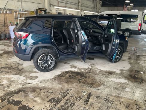 Used 2024 Jeep Compass Trailhawk w/ Trailhawk Convenience Group AWD/4WD image 29
