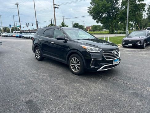 Used 2017 Hyundai Santa Fe SE w/ Cargo Package AWD/4WD image 6
