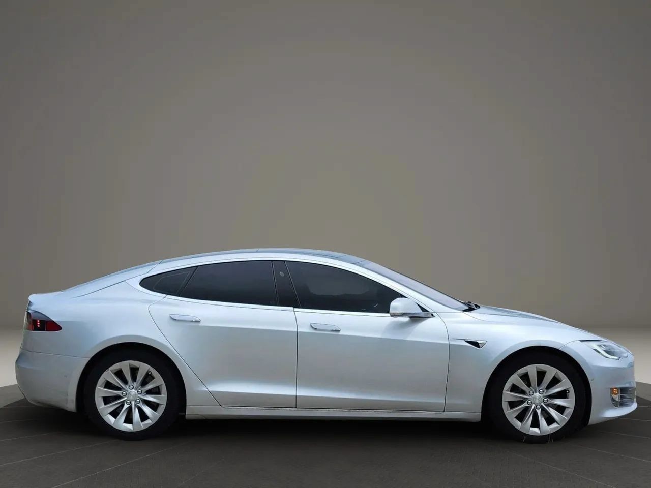 Used 2017 Tesla Model S 75D AWD/4WD image 8