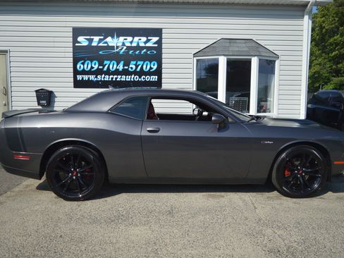 Used 2018 Dodge Challenger SXT Plus RWD image 6