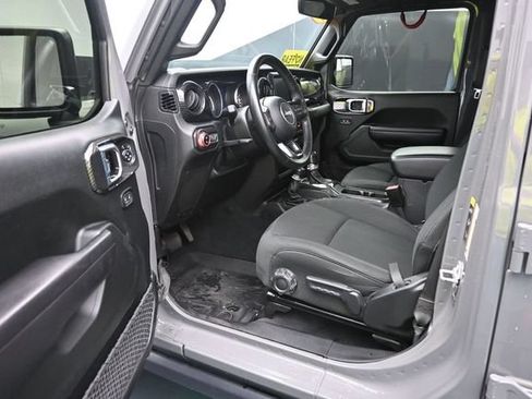 Used 2021 Jeep Gladiator Sport AWD/4WD image 17