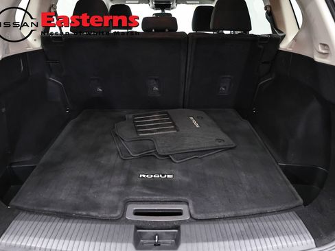 Used 2023 Nissan Rogue S AWD/4WD image 9
