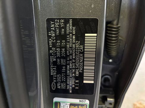 Used 2025 Hyundai Elantra SEL image 33