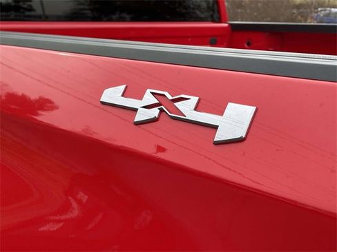 Used 2021 GMC Sierra 1500 SLE image 11